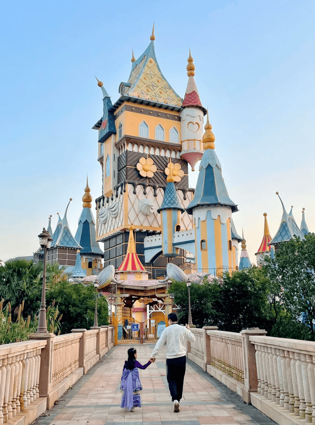 这里竟藏着一个广东版"迪士尼"!开抢壕住清远英德奥园希尔顿!