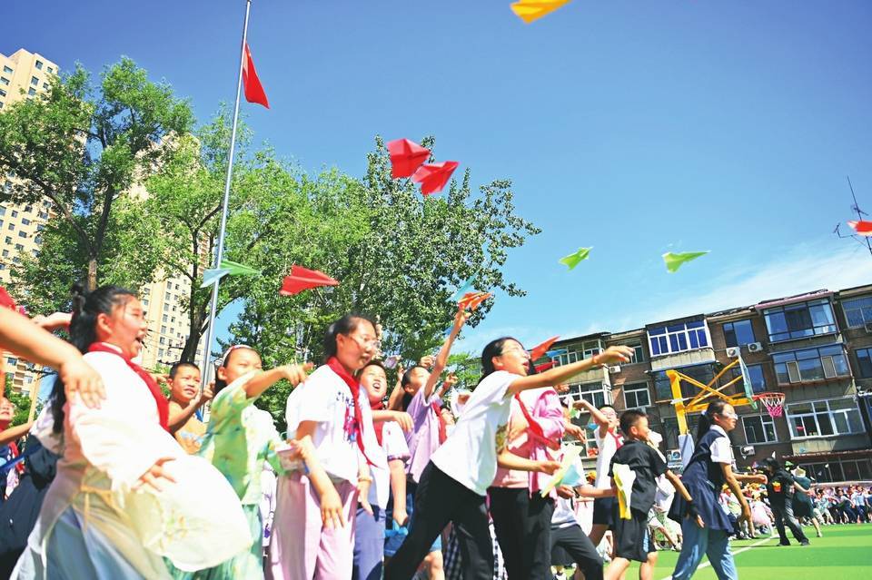 太原市迎泽区桃南小学举行科技节展示活动