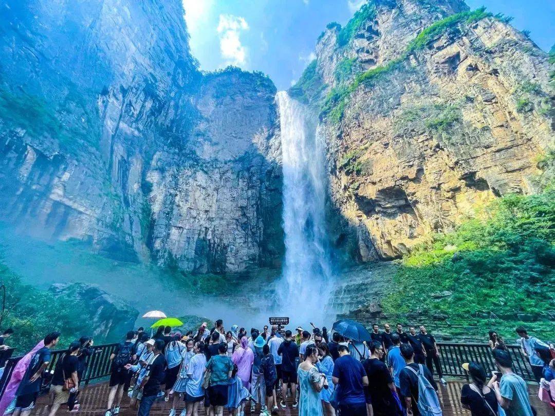 云台山瀑布源头是根水管!景区这样"讨好"游客合适么?