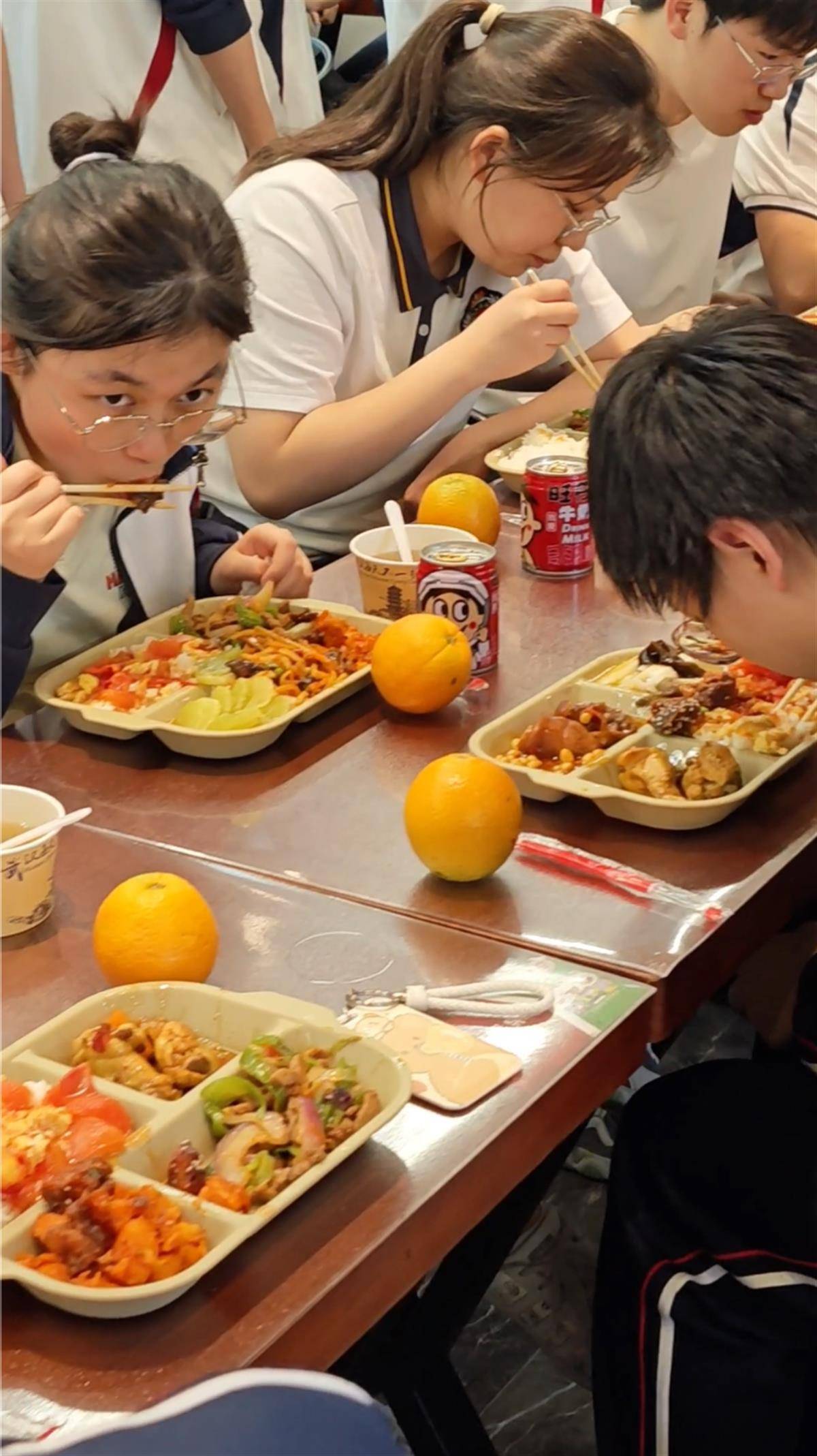 85元搞定三荤一素!武汉这所高中上线"985套餐"