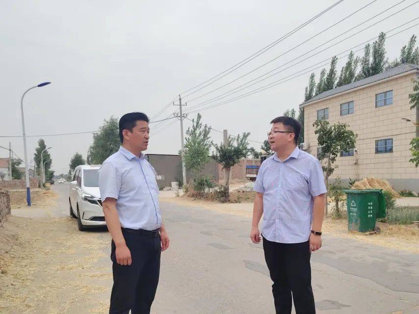 硬化堡垒先锋 服务"三夏"生产——县委常委,组织部部长李养利深入"
