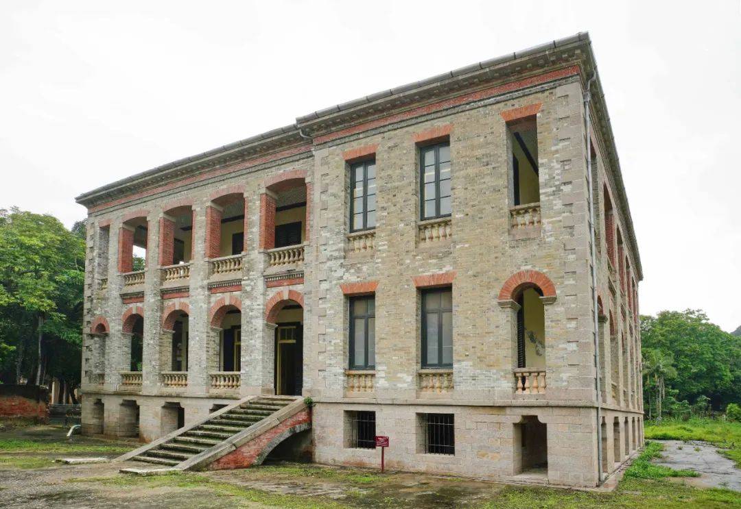 调研组一行先后调研了礐石风景名胜区迎春楼,潮海关和英国领事署旧址