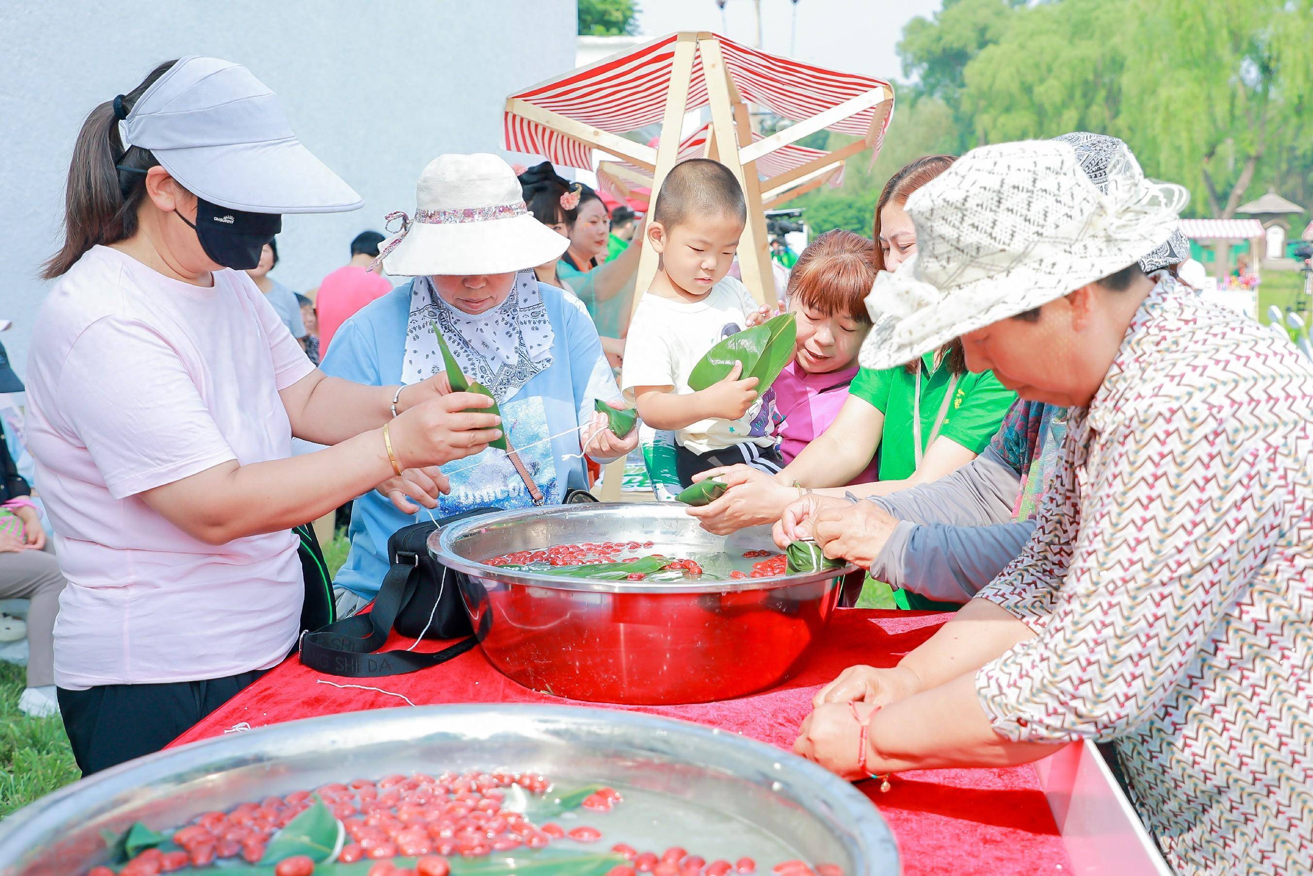 人民铁道网 :极品白丝  白皙mba-写出中华文化的美与力量（艺海观澜） 第2张