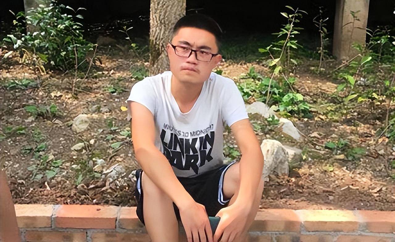 "最惨"高考生陈亮:哥哥,母亲相继去世,高考前一天父亲也没了