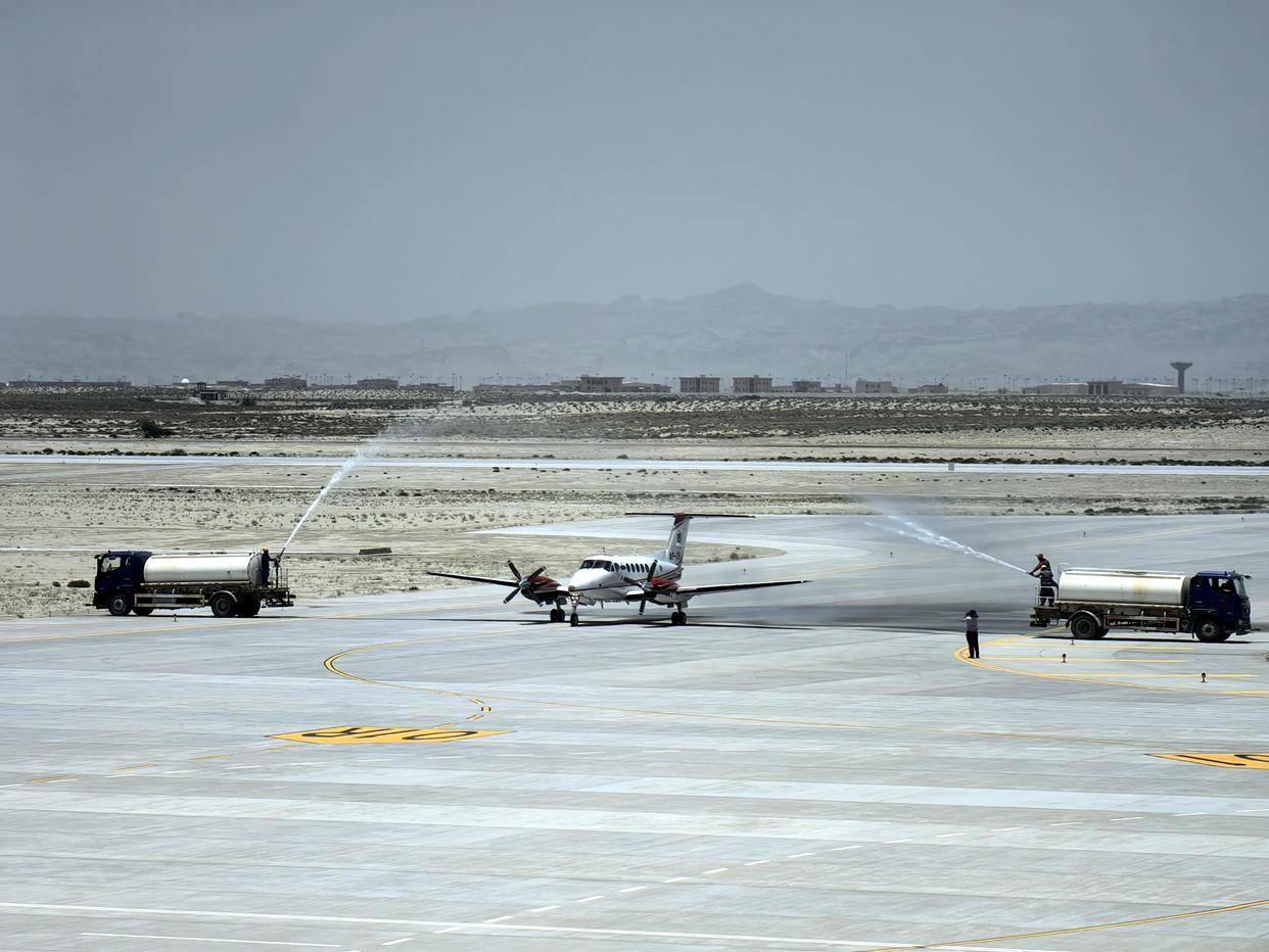 镜头直击|中国援巴基斯坦瓜达尔新国际机场开展校飞试验