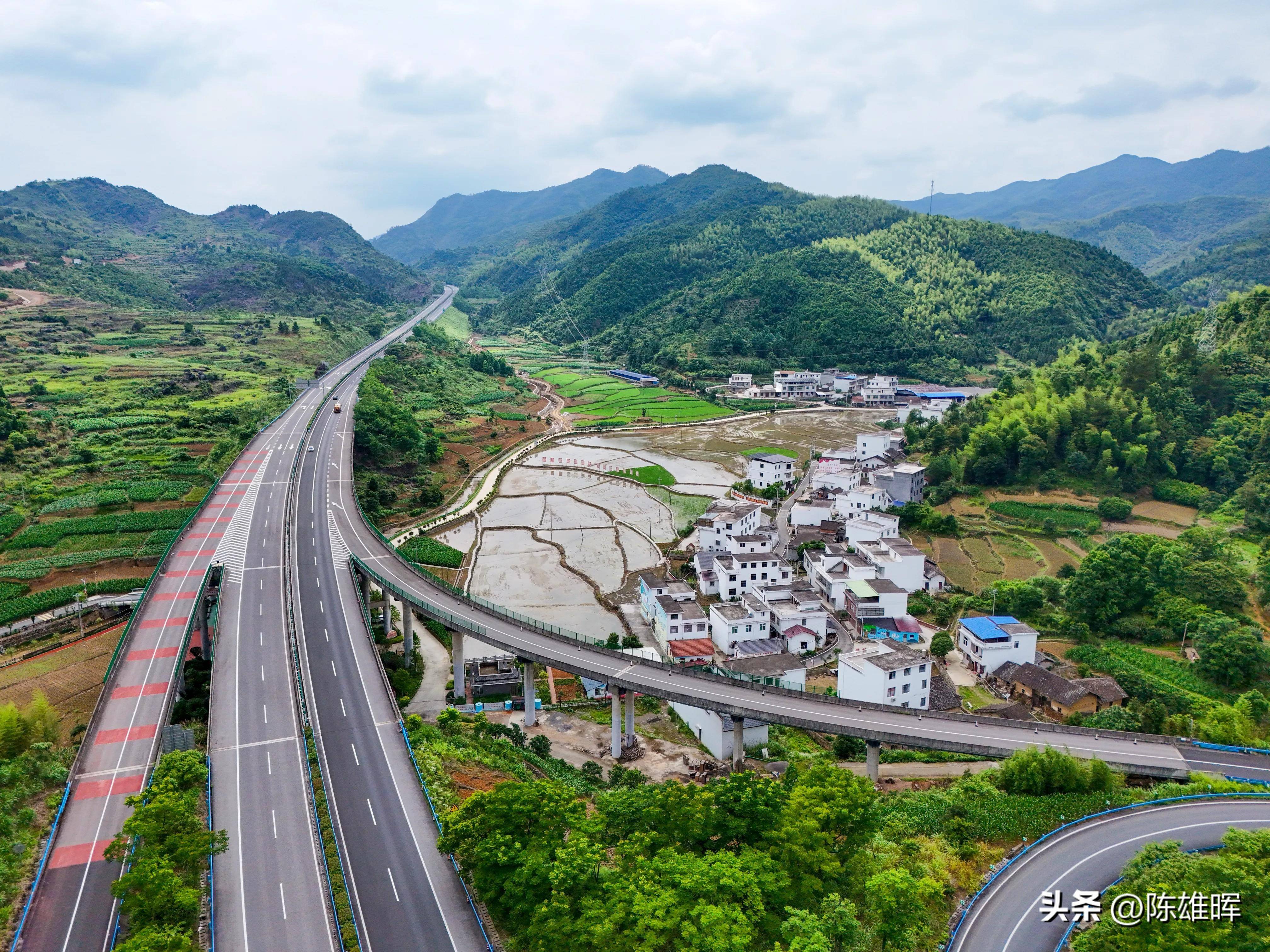 世界那么美,我想住隐水,通山大畈隐水旅行风景航拍摄影