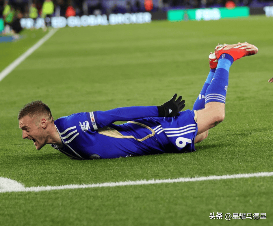 传奇再续!莱斯特城官宣与37岁瓦尔迪续约1年,下赛季将再战英超