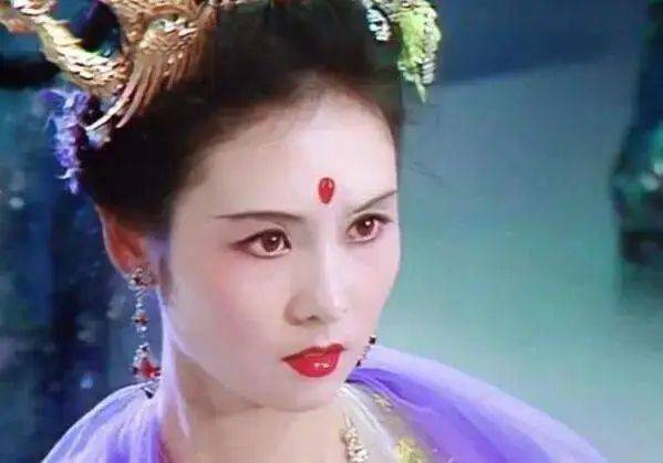 《西游记》第一美人:惹"唐僧"心动,一生无儿无女,71岁依旧优雅