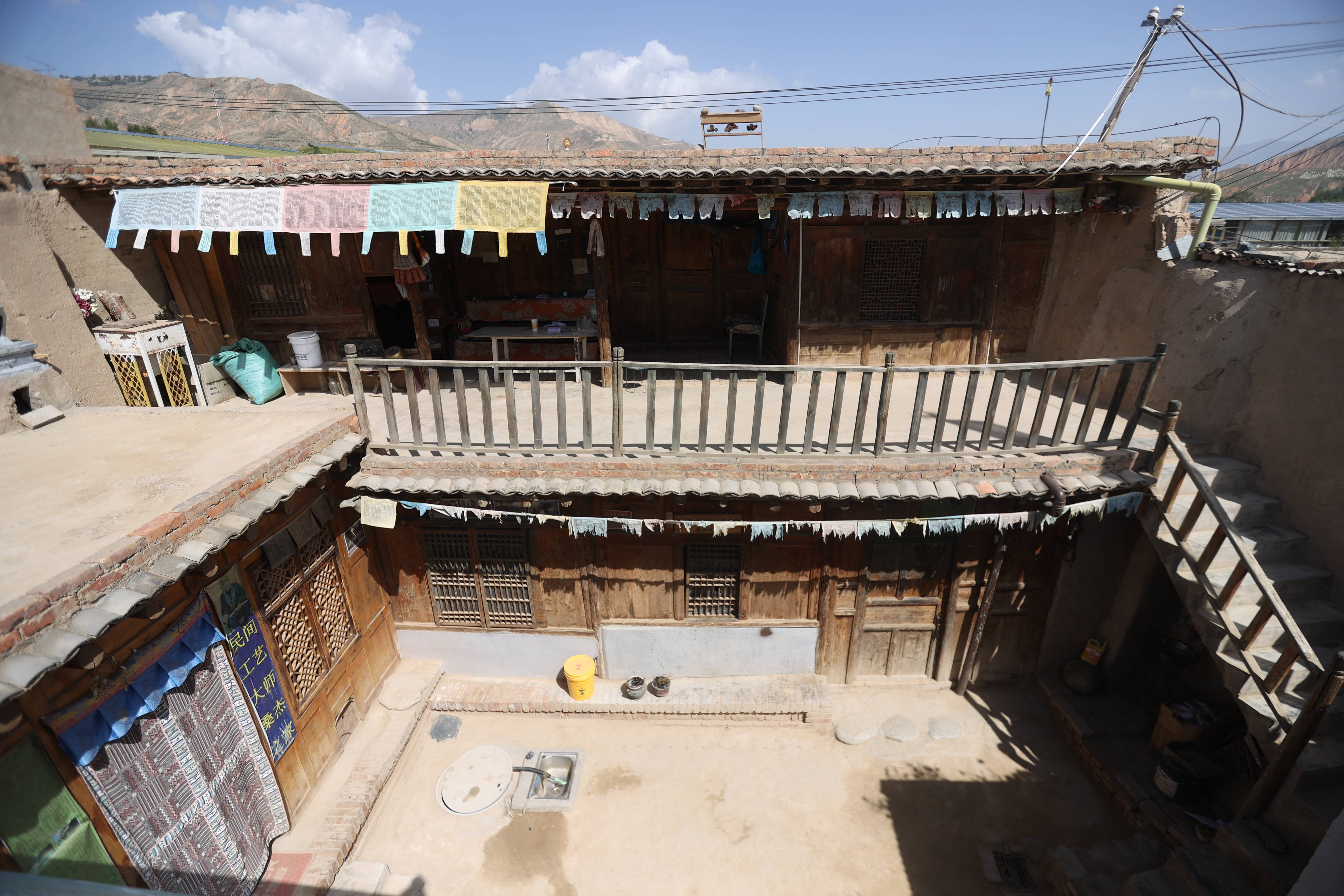 古堡何以迷人?——青海郭麻日古堡迎来"新展开"