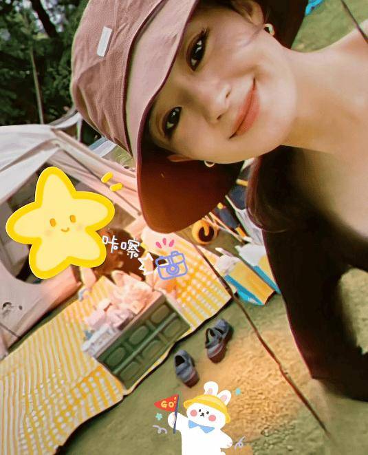 赵丽颖飞上海带娃,5岁想想坐行李箱好呆萌,母子公园露营超惬意