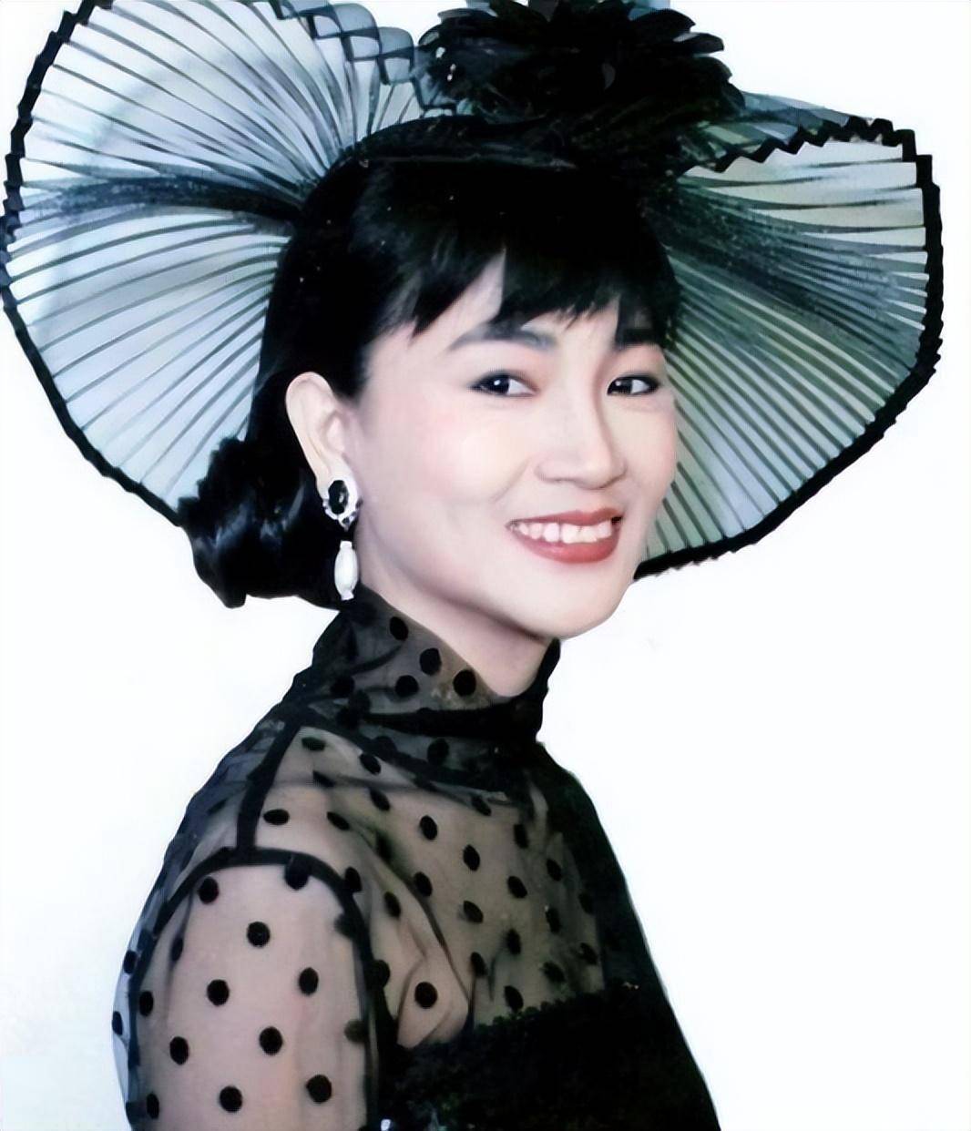 死讯被"隐瞒"一个月,死后还留下40亿遗产_凤飞飞_邓丽君_台湾地区