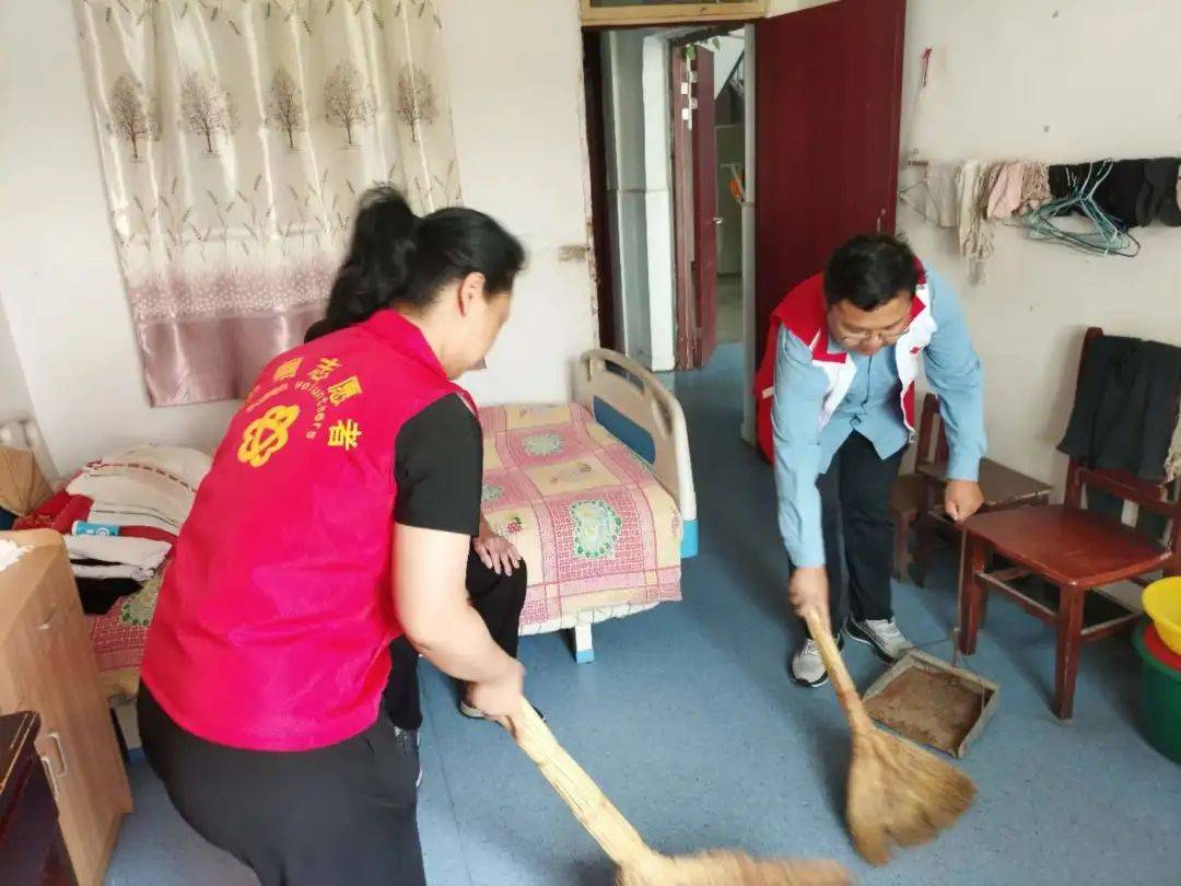 【网络中国节·端午】弥陀镇团委开展"情暖端午 关爱老人"志愿服务