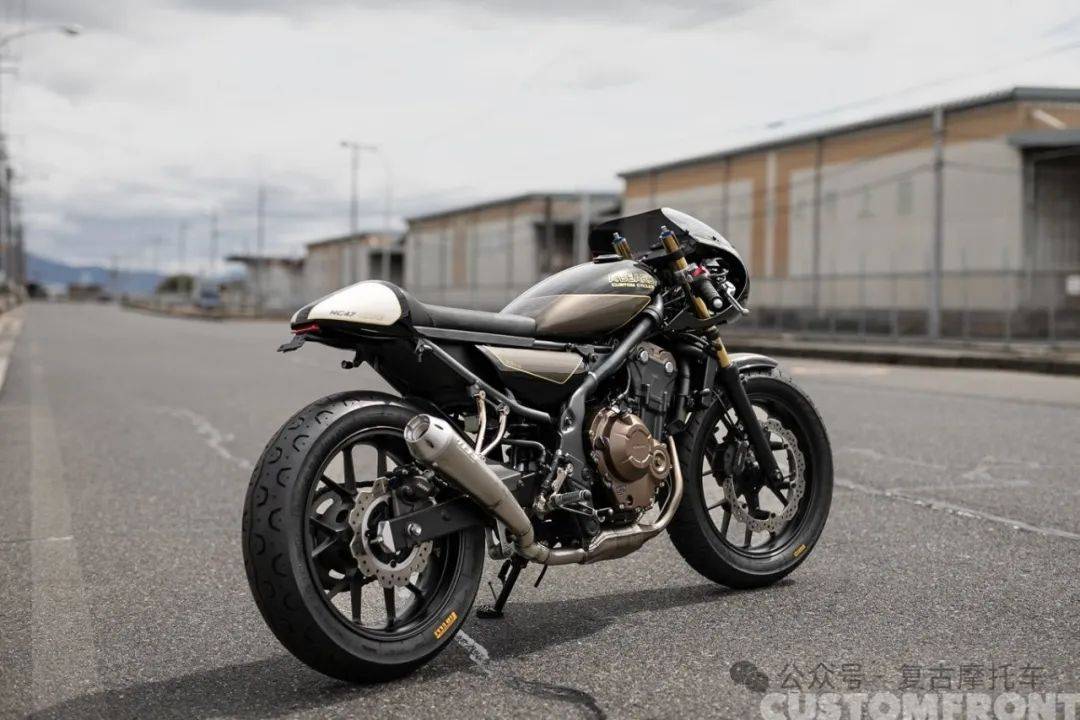 仿赛车复古改造 本田cbr400r | 每日一车