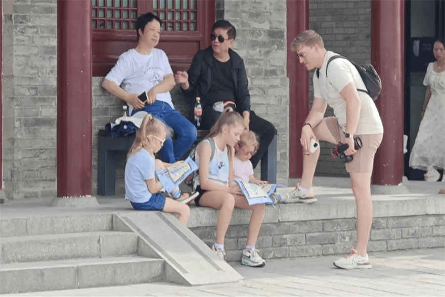 中国旅游在外网杀疯了;丹麦首相在首都哥本哈根市中心遇袭