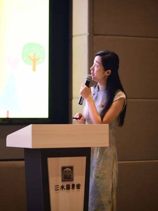 活动特邀三水区实验小学陈艳君老师,一(4)班李名扬妈妈,一(5)班杨晓恬