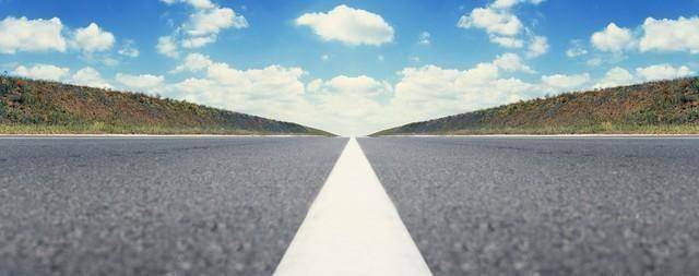 有一条路,每个人非走不可,那就是年轻时候的弯路.