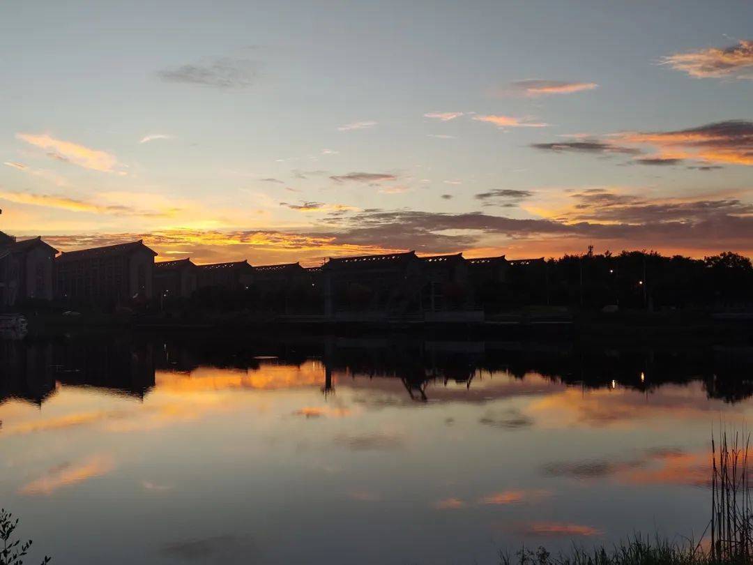 这张照片拍摄于2023年6月27日19时37分.