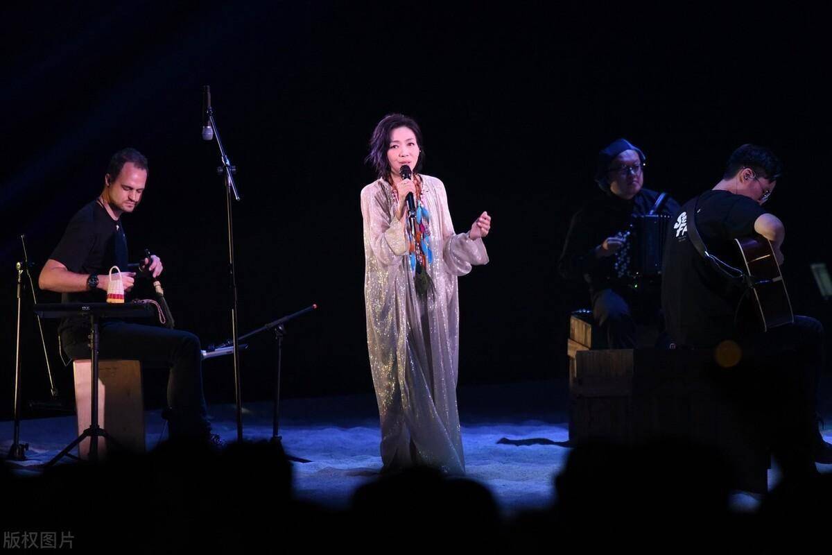 万芳这颜值,这才是尤物啊!