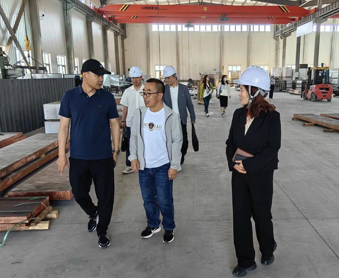 走进吴忠送服务 深入基层零距离