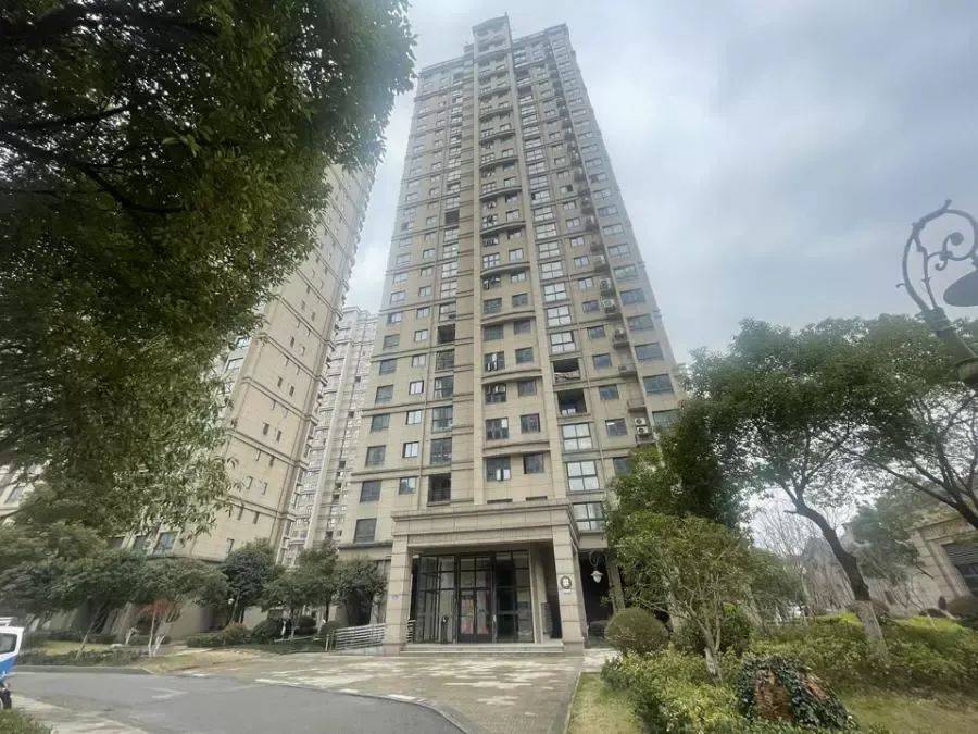 海宁这套叠墅将被拍卖!还有商铺1元起拍