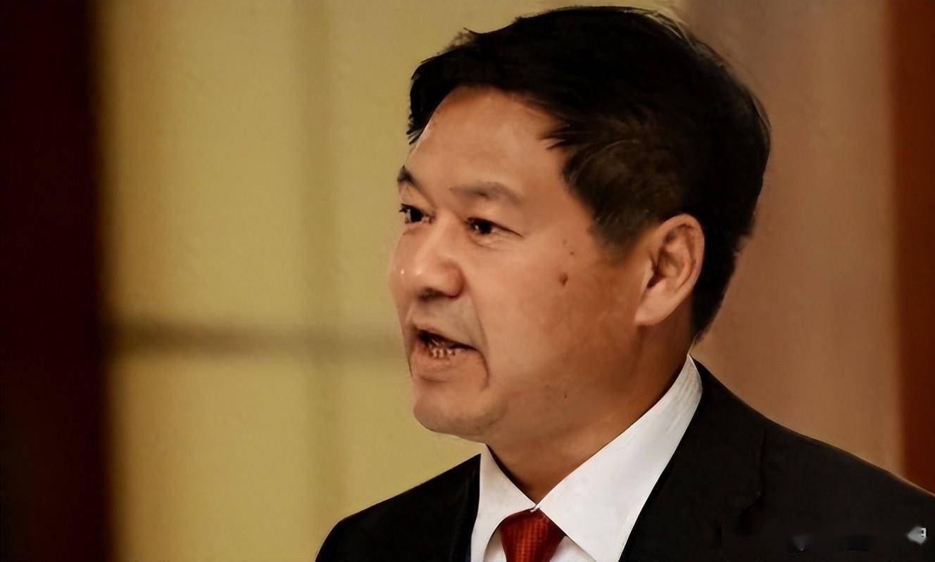 "蓝翔校长"荣兰祥:争夺财产跨省打岳父,把三个女儿送监狱