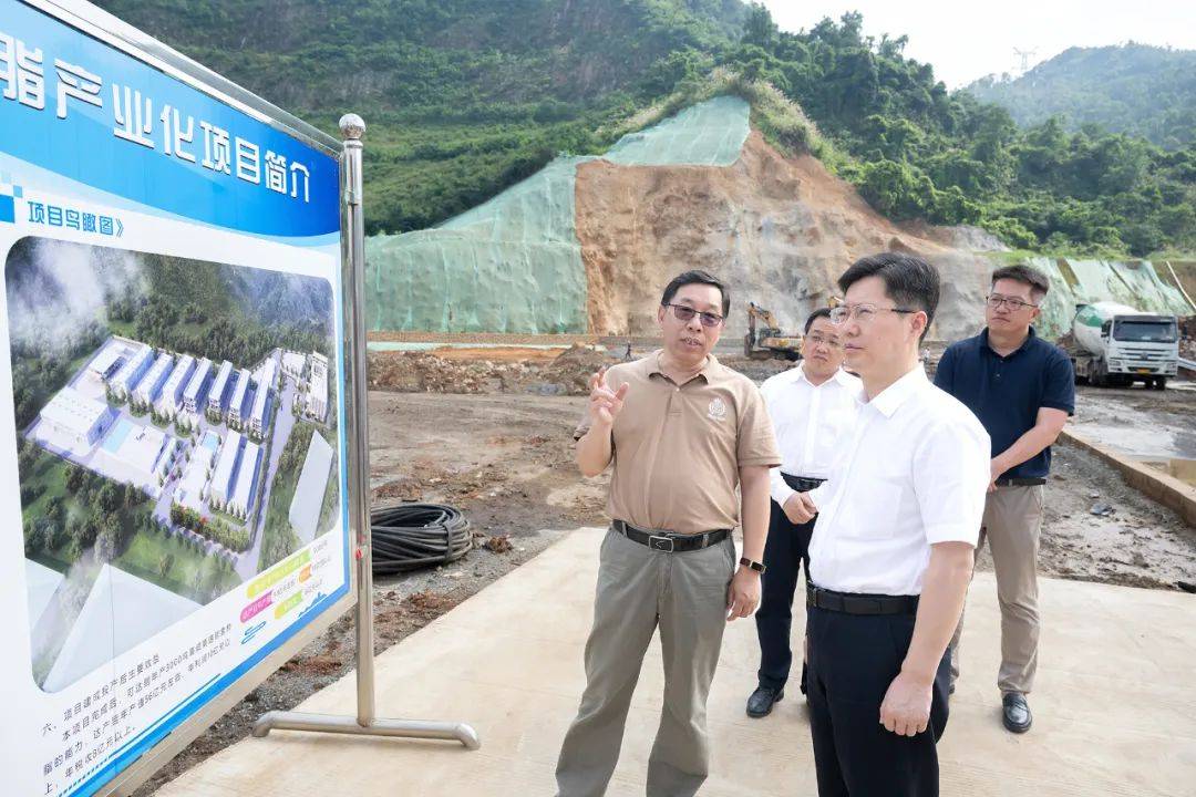 郄英才调研在建重点项目