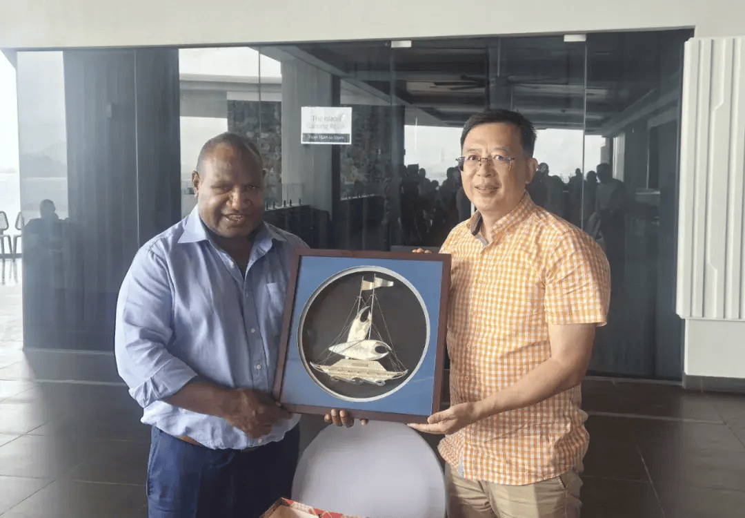 驻巴新使馆举行曾凡华大使离任招待会