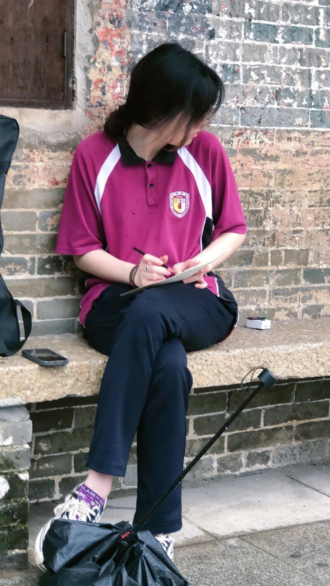 我校中学部美术组组织中学部全体美术特长生于6月3日