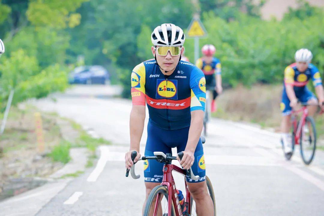 超越极限,张劼完成everesting挑战!