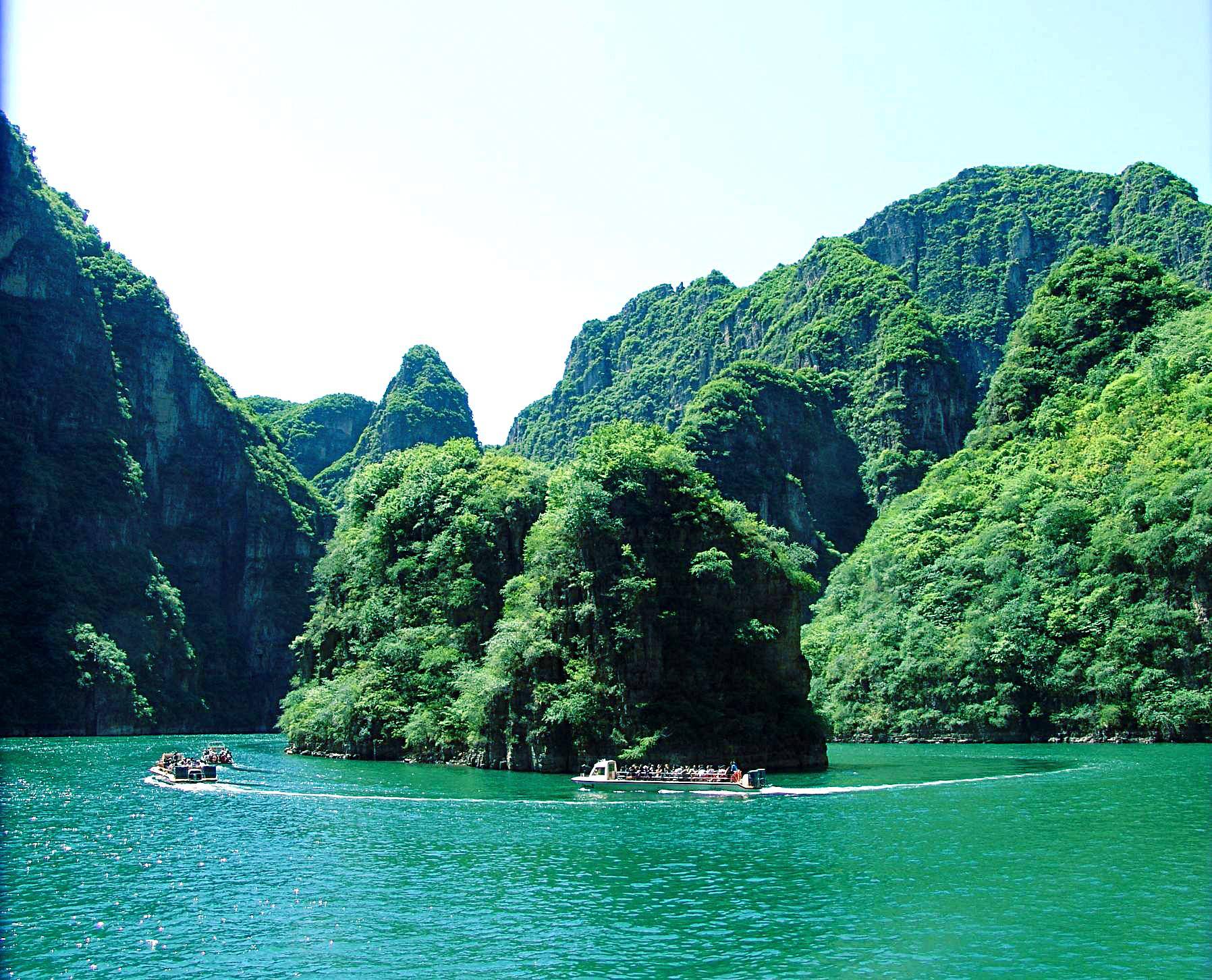 在延庆东部山区,大庄科乡东南部的水泉沟,隐藏着一处原生态的"清凉