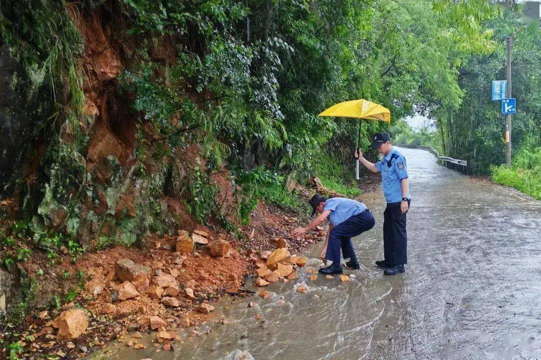 强降雨影响，梅州多地水浸，受灾现场情况...-广东梅州水灾