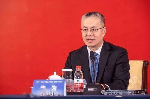 后任上海市委常委,秘书长