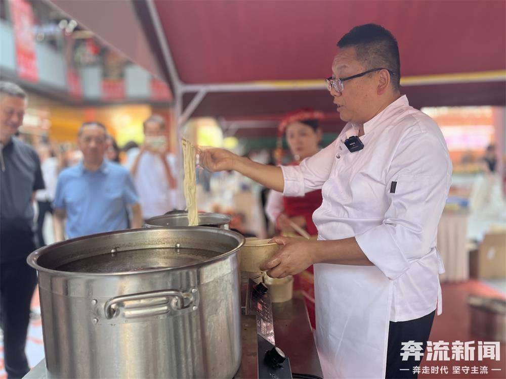 中国文明网 :管家婆期期准精选正版资料-95年男生连续2年带火潮汕龙舟：面对传统文化的逐渐消失，我们应如何行动