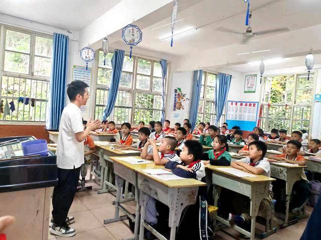 佛山市南海区飞鸿教育集团赴从江县城关第三小学开展