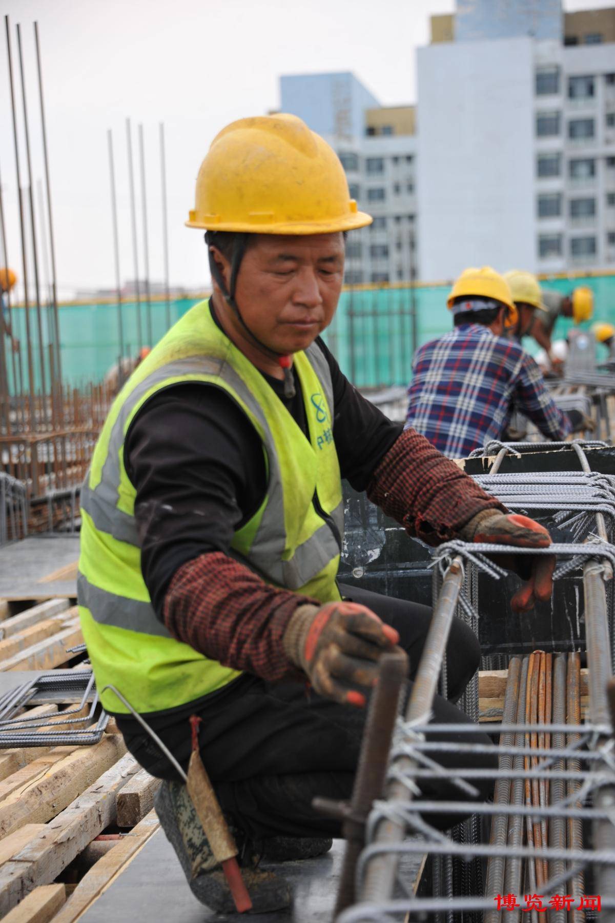 建筑工人纪实摄影图片