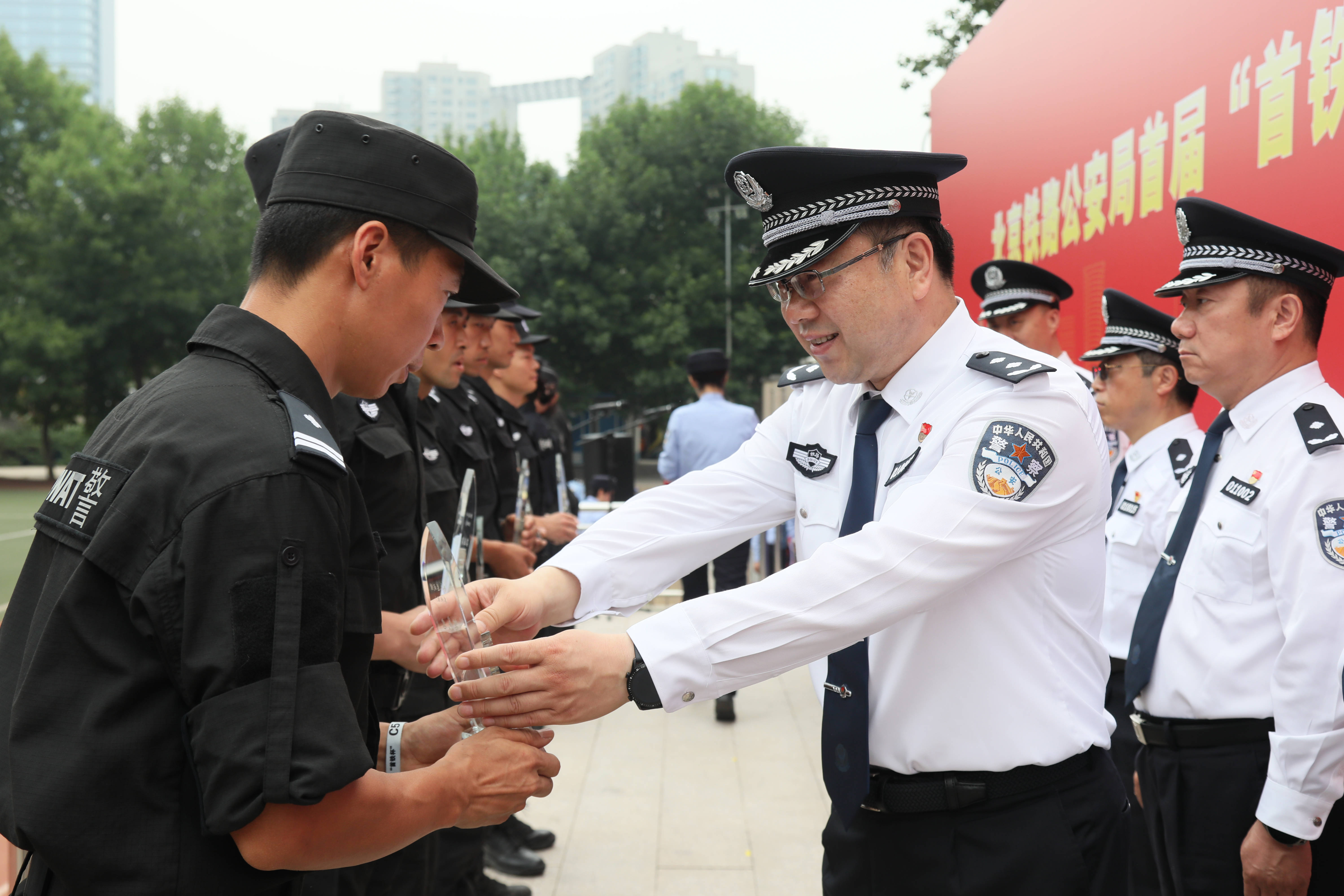 特警实战技能比武圆满落幕 北京铁路公安局首届 首铁杯