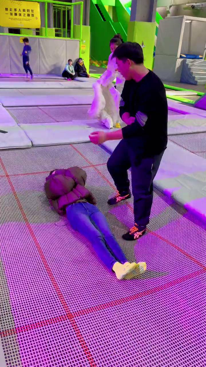 符合公主们气质的公主抱 快来吧生活需要点乐趣 网红公主抱 陪你疯陪