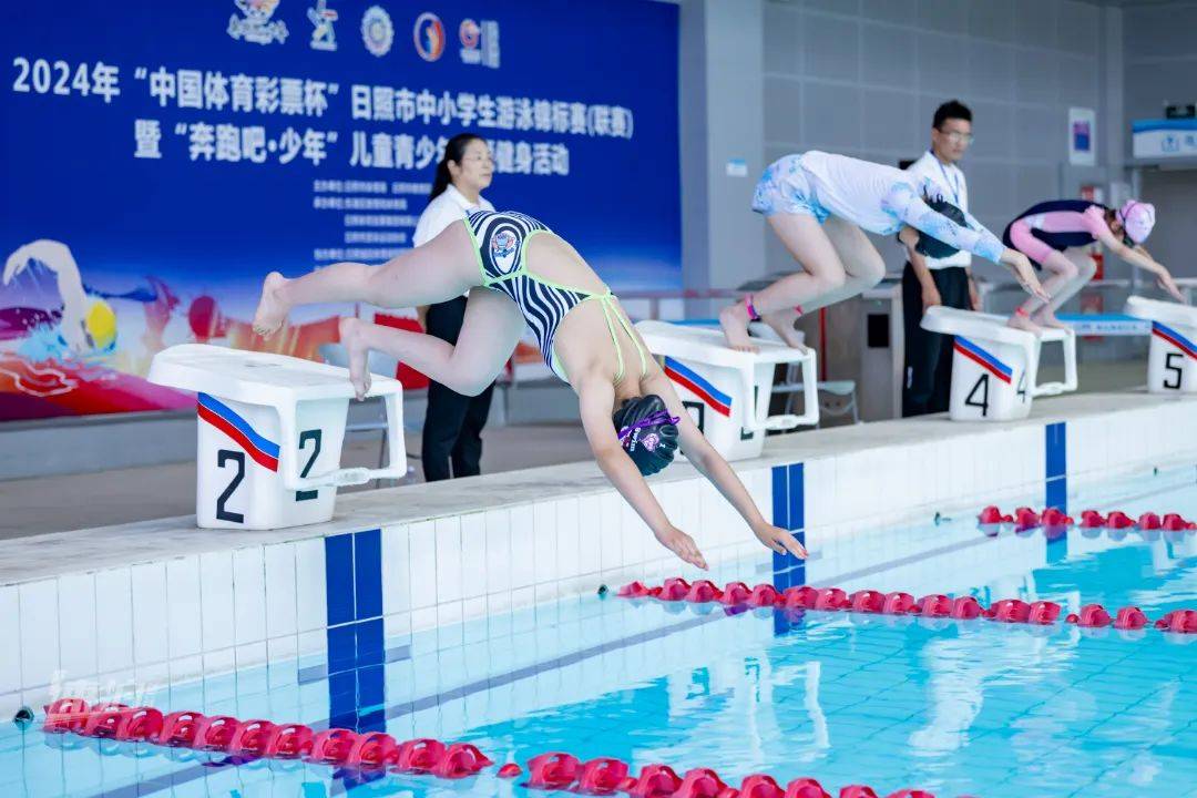 水中的自由与欢乐？