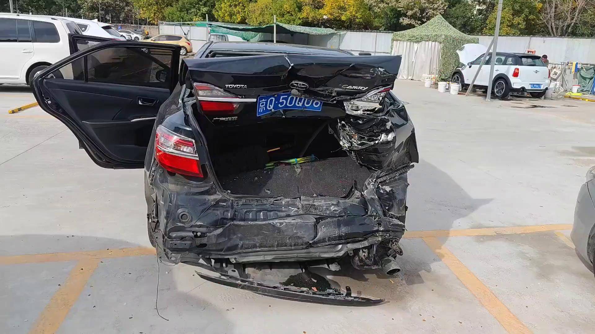 凯美瑞被追尾的样子,日系车真的完了吗抖音汽车 二手车 代步车 日系车