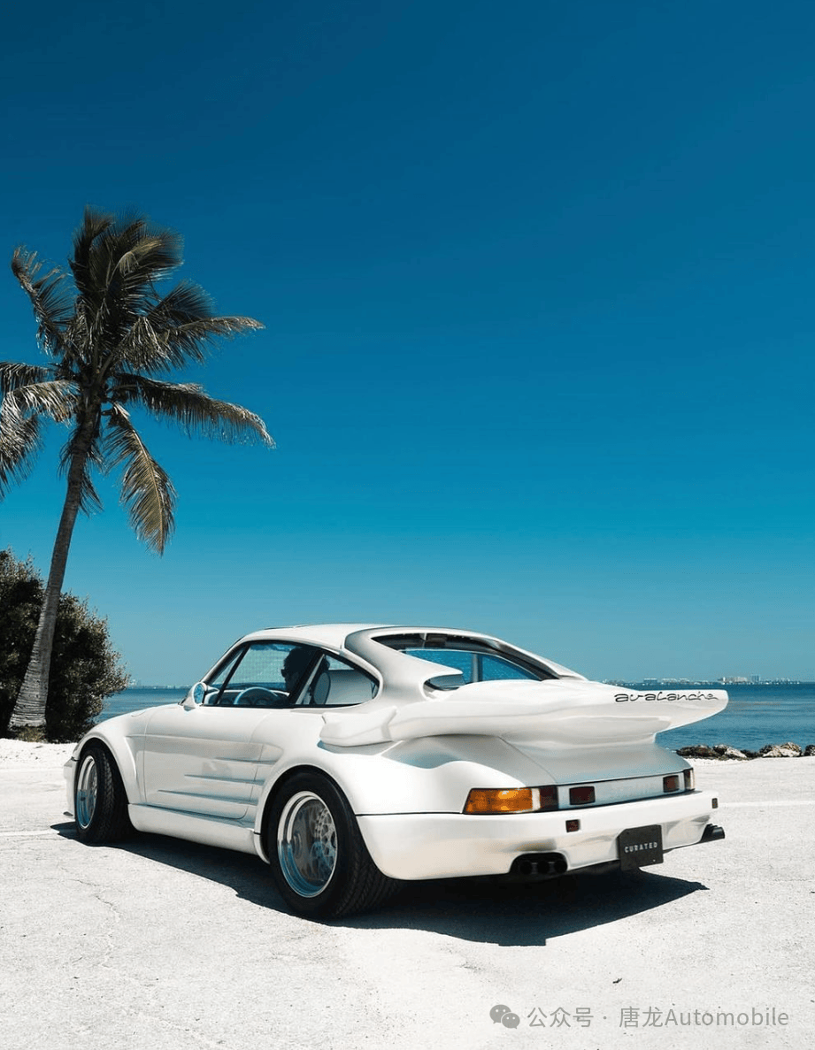 经典跑车面对面】八十年代的改装风潮：法拉利Testarossa Koenig与珍珠白Porsche Gemballa的对决