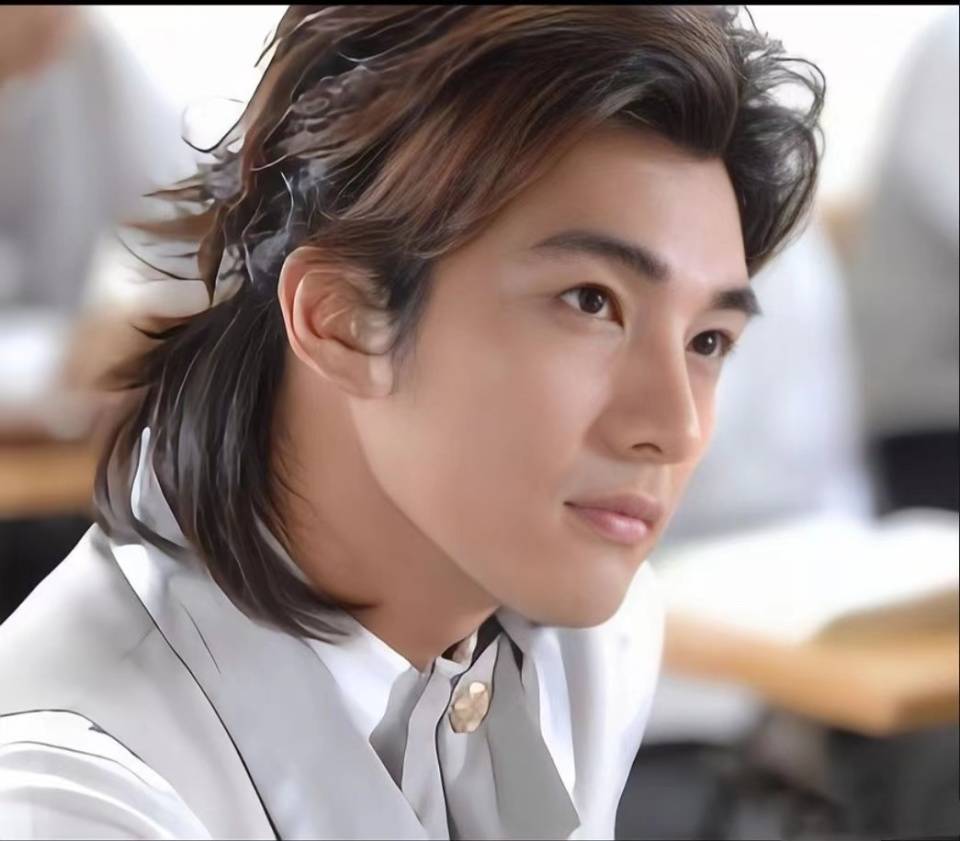 贺军翔被传唤庭讯后回应媒体,没有做出不礼貌的行为