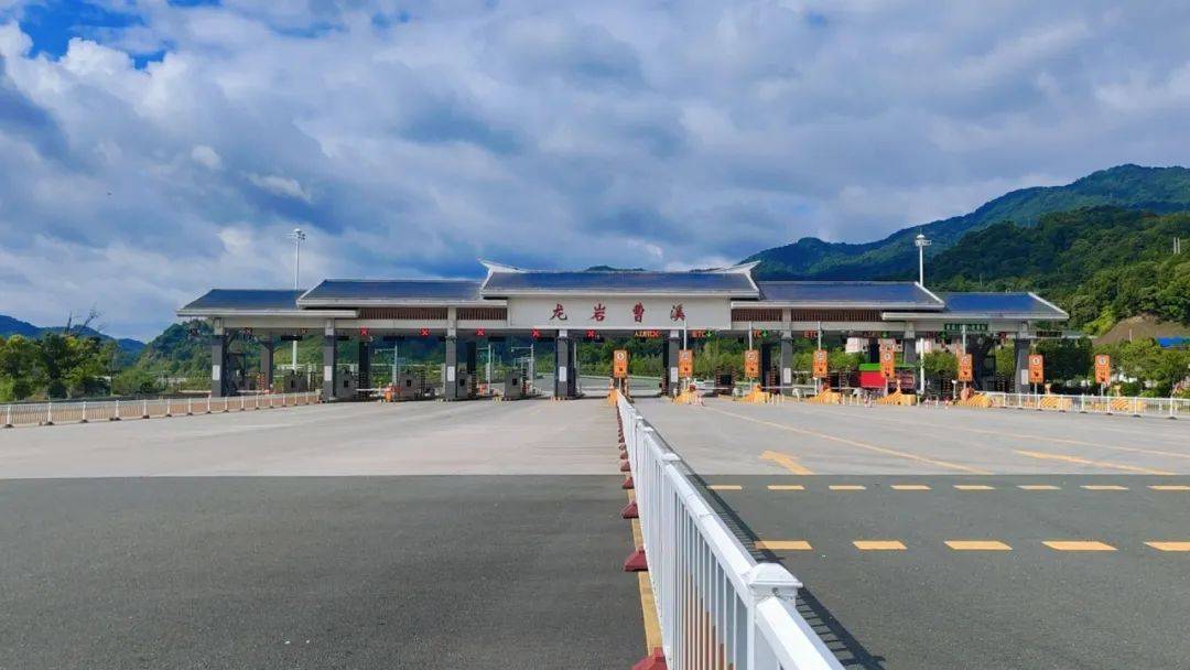 铁山收费站3免费政策实施时间自2024年7月1日0时起至2025年6月30日24