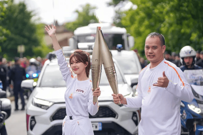 巴黎奥运会_进行_火炬