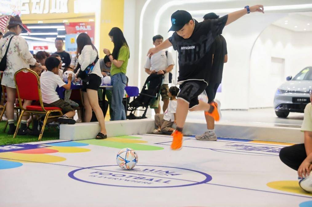 北京体彩推出欧洲杯主题线下活动 趣味互动吸引游客