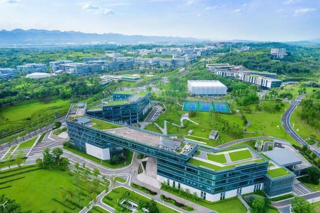 两江协同创新区—明月湖举办2024算力互联网大会(重庆)等活动人工智能