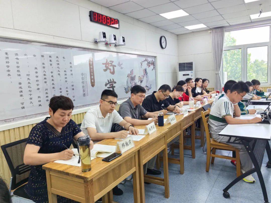 济南三中开展"品格教育"序列化主题班会评比活动