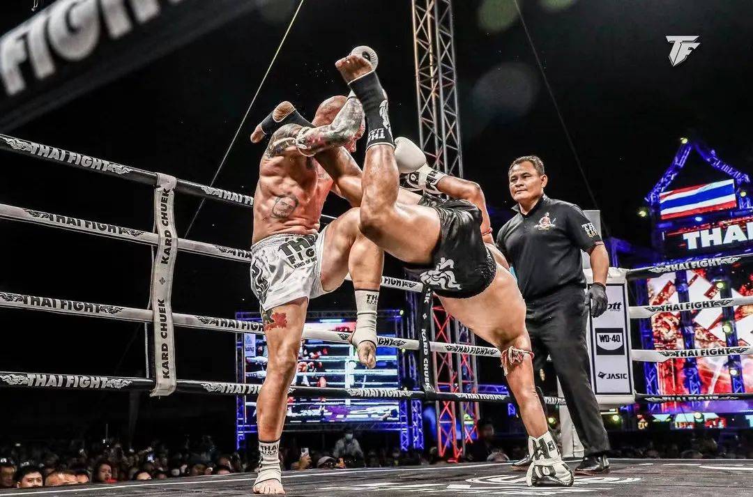 泰拳超新星竟遭秒杀ko!_比赛_维克托_帕林