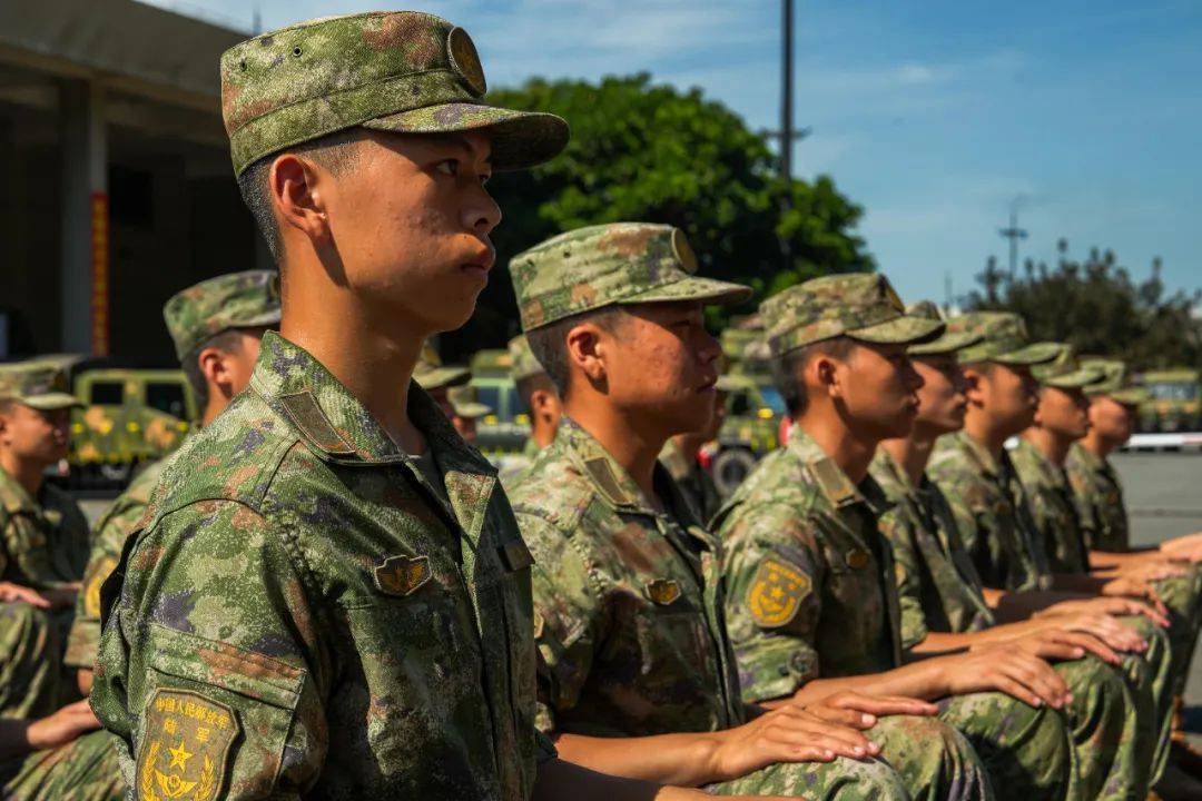 威海海警训练基地新兵图片