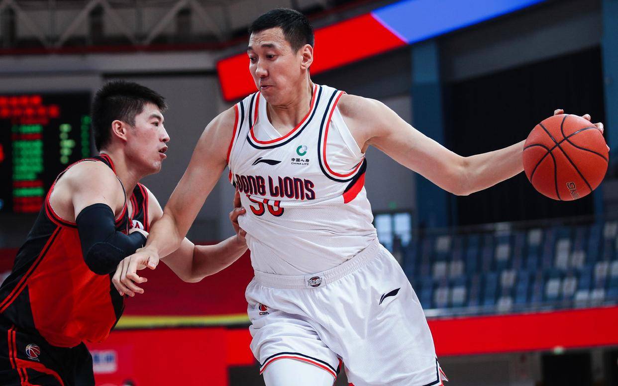 郭士强正式离任,4年心血白费,2米16中锋接手帅位_郑准_赛季_广州