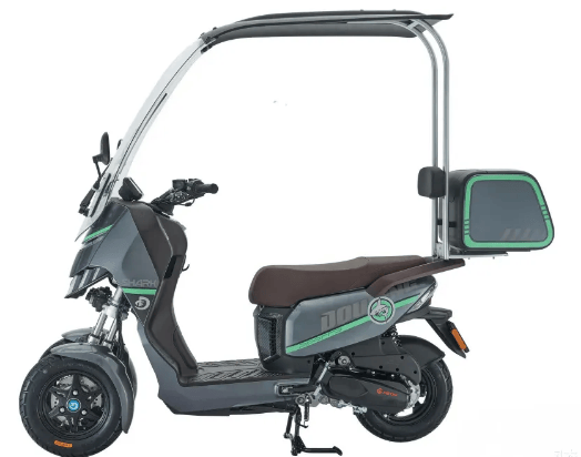 带顶棚的倒三轮摩托车来了.